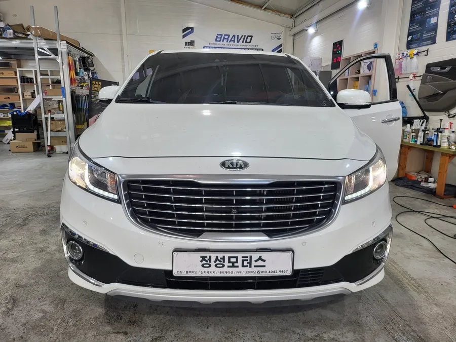 Kia Carnival KA4 ghost door installation result