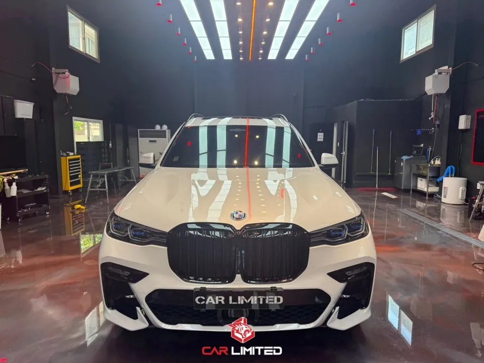 BMW X5のカーラッピング事例|クロームブラック化 施工写真 1-2