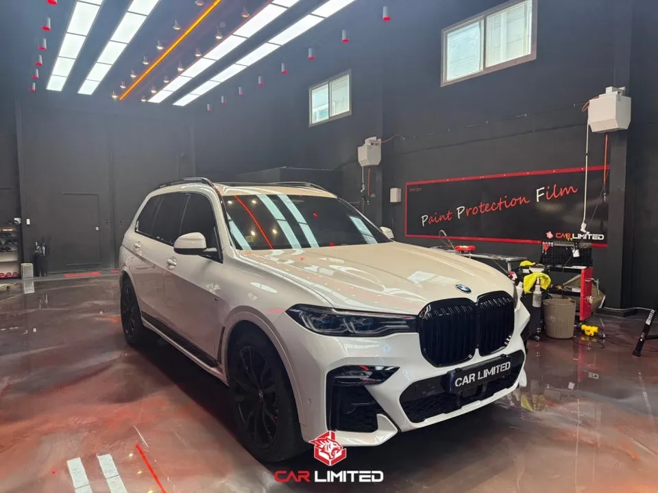 BMW X5のカーラッピング事例|クロームブラック化 施工写真 2-2