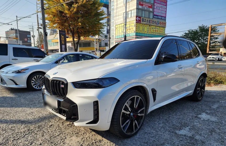 BMW X5のドラレコ取付事例|韓国での施工内容と費用目安 施工写真 2-1