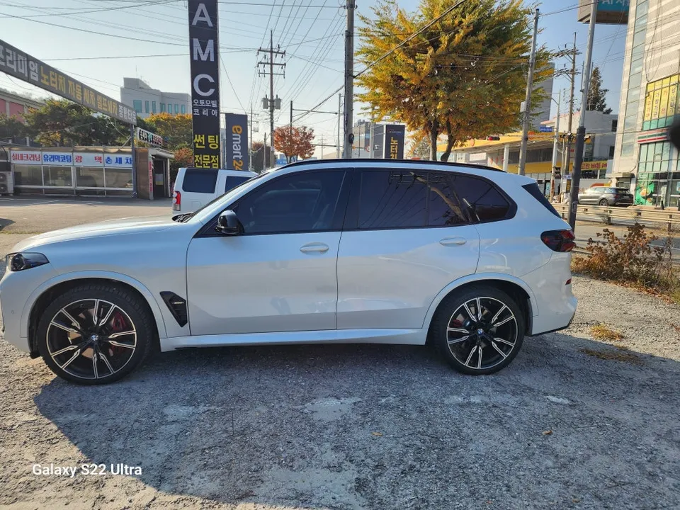 BMW X5のドラレコ取付事例|韓国での施工内容と費用目安 施工写真 2-2