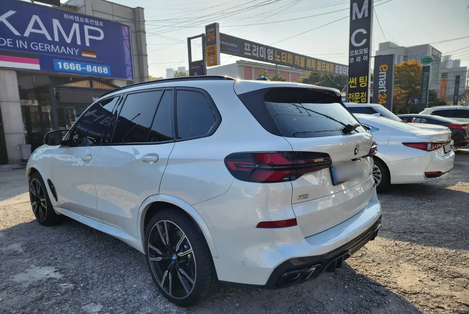 BMW X5のドラレコ取付事例|韓国での施工内容と費用目安 施工写真 1-3
