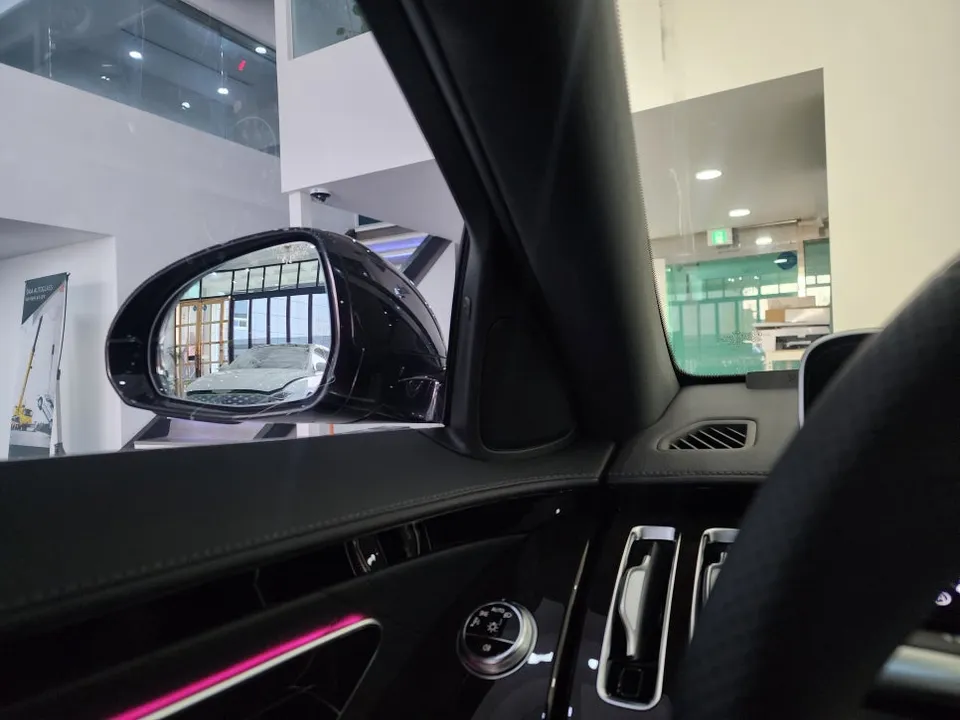 Mercedes-Benz S-Class W223 ambient lighting - Mercedes-Benz S-Class W223 Ambient Lighting Review photo 4