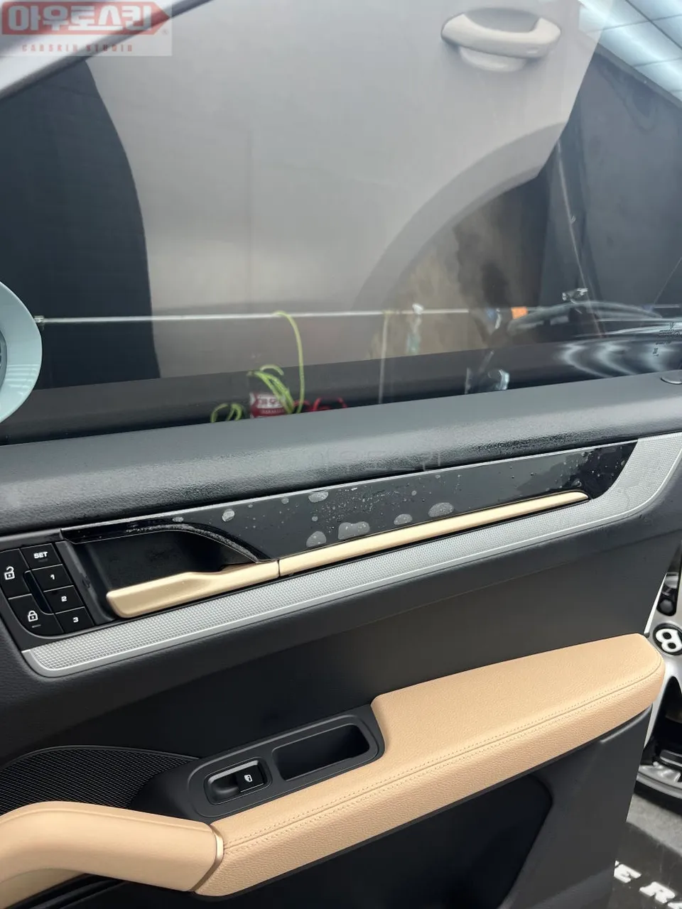 Porsche CayenneのPPF施工事例｜ハイグロスの傷防止 施工写真 2-1
