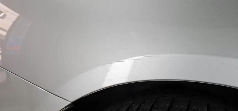 Mercedes-Benz E-Classのガラスコーティング事例|費用目安・仕上がり 施工写真 2-1