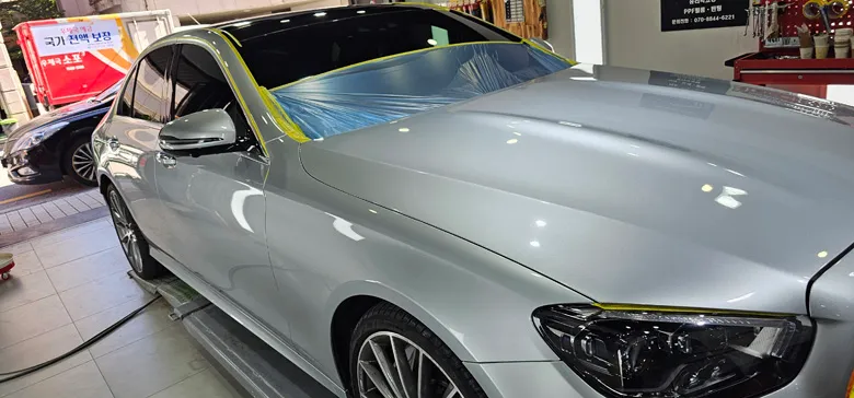 Mercedes-Benz E-Classのガラスコーティング事例|費用目安・仕上がり 施工写真 1-2