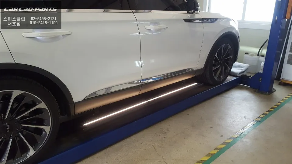 Lincoln Aviator body kit - Lincoln Aviator Electric Side Steps Review — Enhanced Safety & Lu photo 4