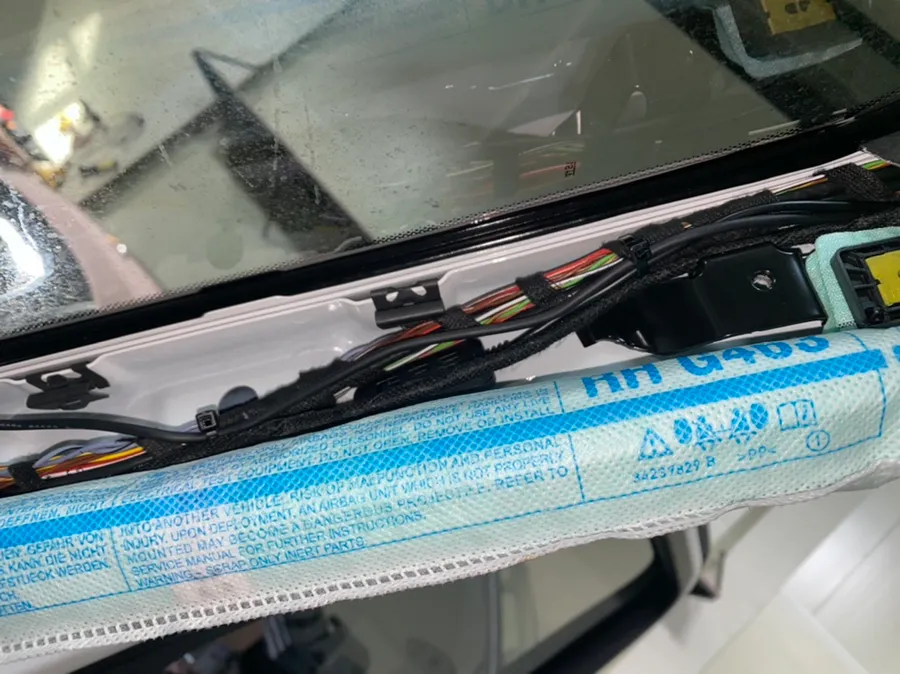 Mercedes-Benz G63 AMG dash cam - Mercedes-Benz G63 AMG Dash Cam Installation: Premium iNavi Upgrad photo 3