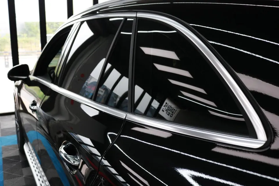 Mercedes-Benz GLC 43 AMGのカーラッピング事例|費用目安・仕上がり 施工写真 3-3