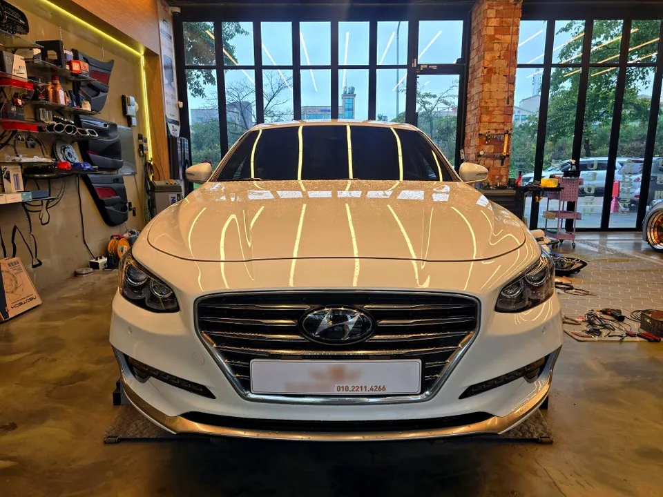 Hyundai Grandeur IG ambient lighting installation result