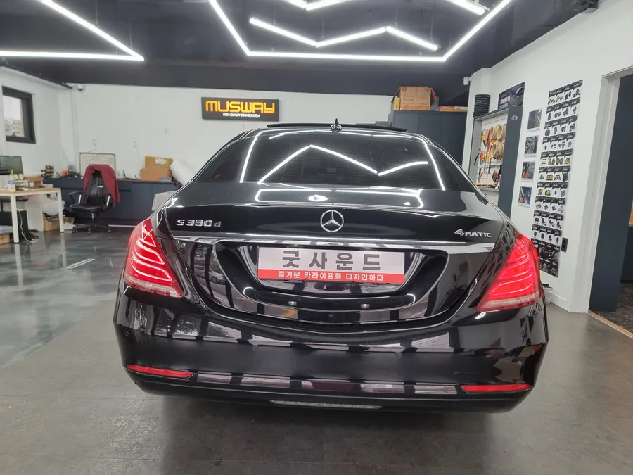 Mercedes-Benz S-Class W222のAndroid Auto・CarPlay取付事例 写真