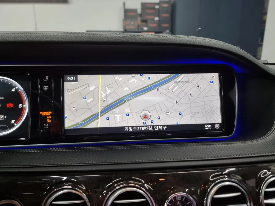 Mercedes-Benz S-Class W222のAndroid Auto・CarPlay取付事例 施工写真 2-1