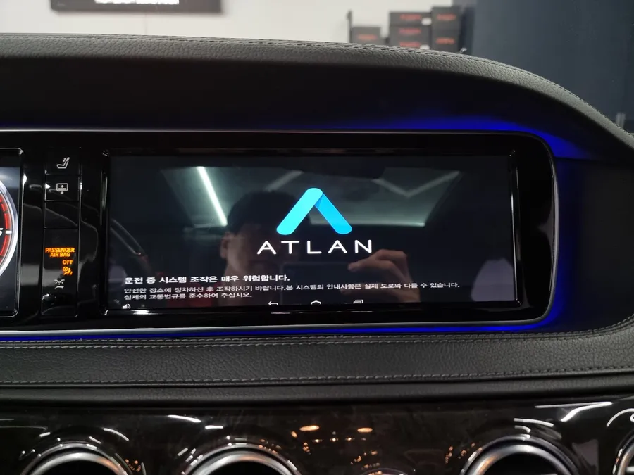 Mercedes-Benz S-Class W222のAndroid Auto・CarPlay取付事例 施工写真 3-2