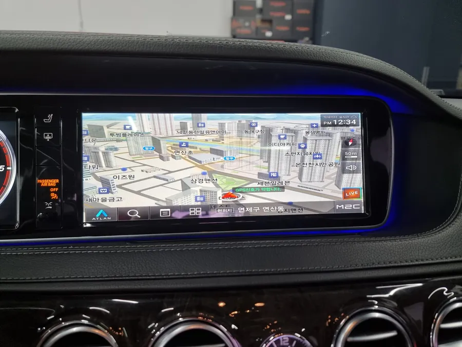 Mercedes-Benz S-Class W222のAndroid Auto・CarPlay取付事例 施工写真 1-3