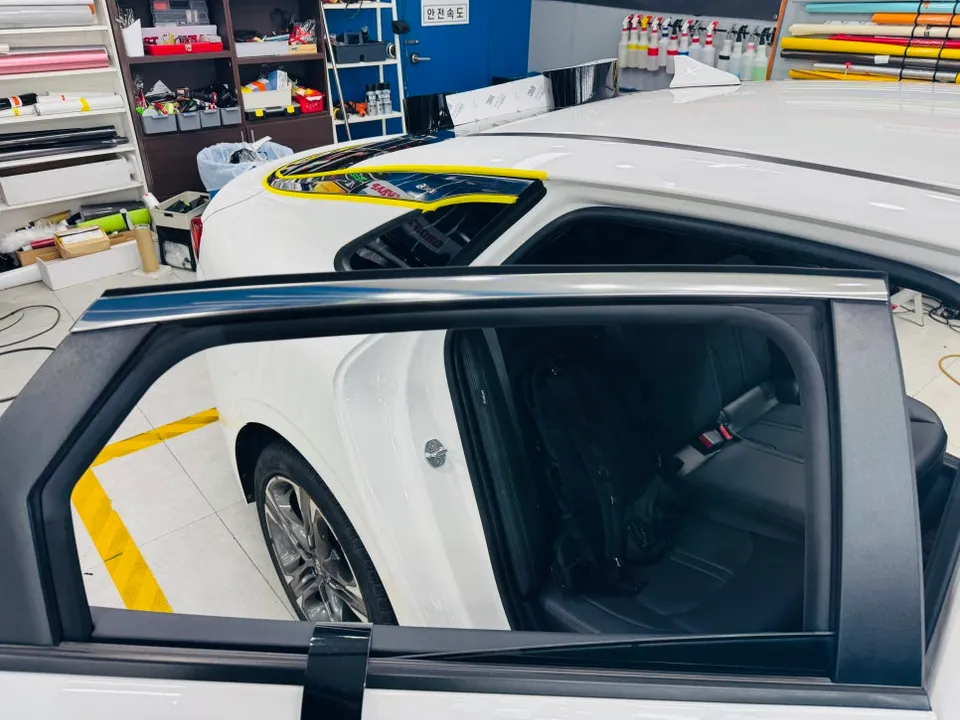 Kia K5のカーラッピング事例|費用目安・仕上がり 施工写真 1-3