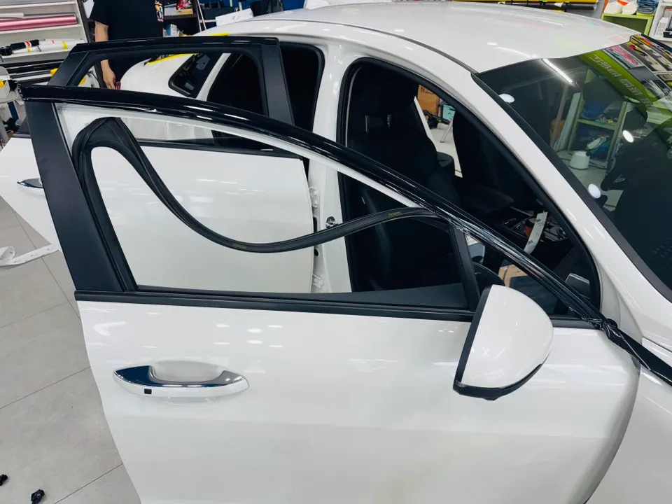 Kia K5のカーラッピング事例|費用目安・仕上がり 施工写真 2-3