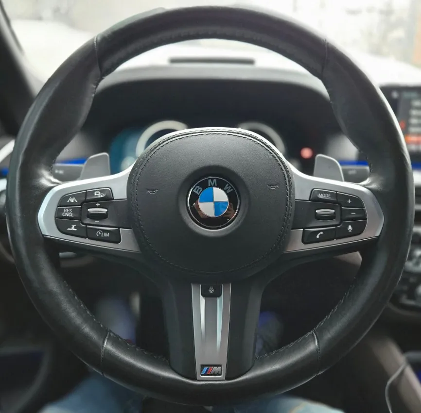 BMW 5 Series G30 steering wheel - BMW 5 Series G30 Steering Wheel Customization Review photo 5
