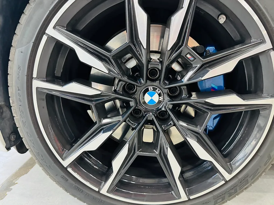 BMW i4 カーラッピング事例|費用目安・仕上がり 施工写真 2-3
