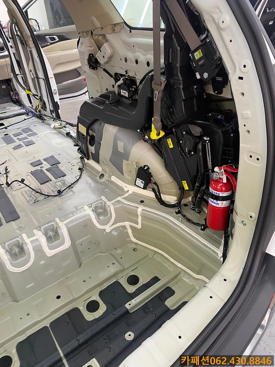 Kia Carnival KA4 soundproofing - Kia Carnival KA4 Soundproofing Review: Road Noise Reduction photo 4