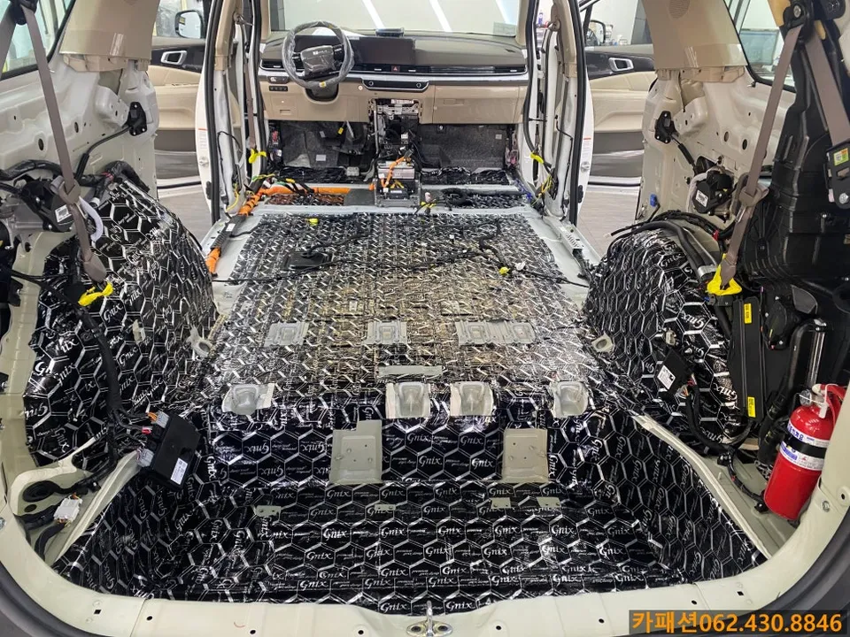 Kia Carnival KA4 soundproofing - Kia Carnival KA4 Soundproofing Review: Road Noise Reduction photo 5