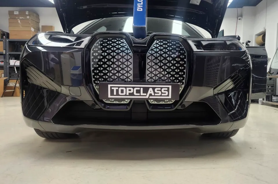 BMW iX body kit - BMW iX M70 Kidney Grille & Iconic Glow Upgrade Review photo 2