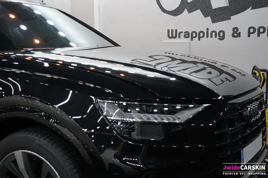 Audi Q8のPPF施工事例|費用目安と仕上がり 施工写真 1-3
