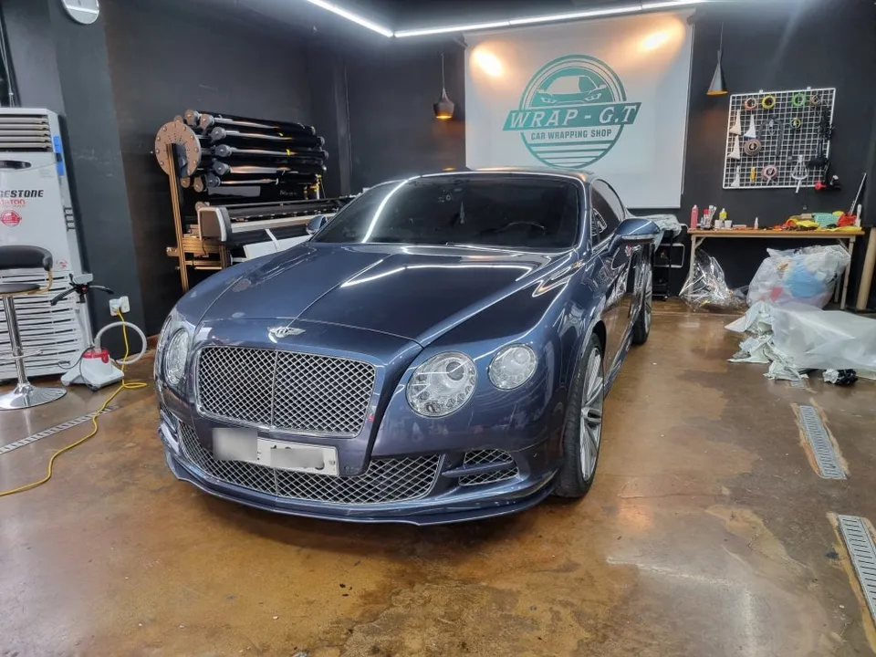 Bentley Bentleyのカーラッピング事例|費用目安・仕上がり 施工写真 2-3