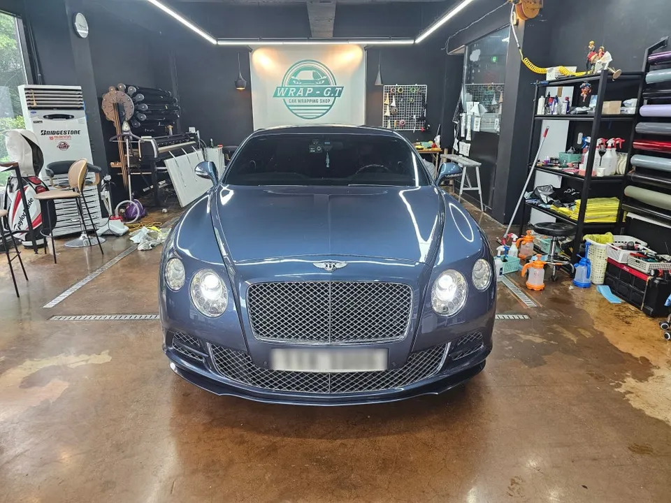 Bentley Bentleyのカーラッピング事例|費用目安・仕上がり 施工写真 3-3