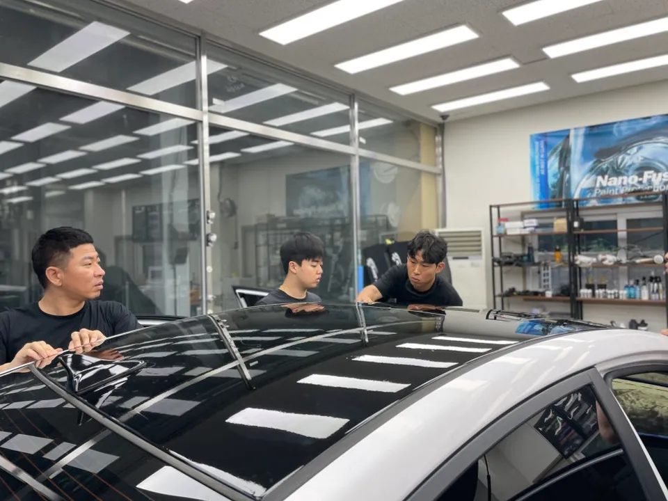 Hyundai Elantraのカーラッピング事例｜費用目安・仕上がり 施工写真 4-2