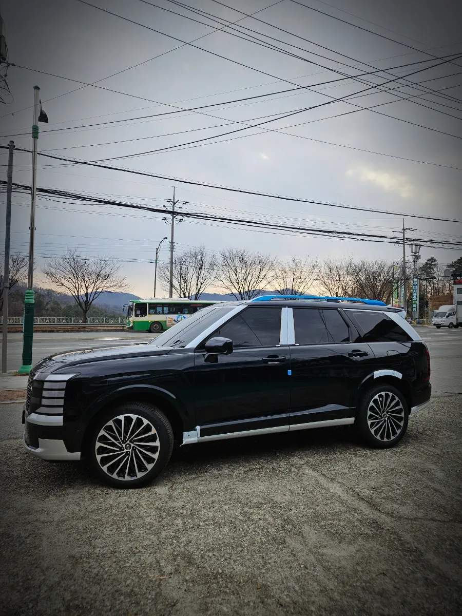 Hyundai Palisadeのカーフィルム施工事例|費用目安と仕上がり 施工写真 1-2