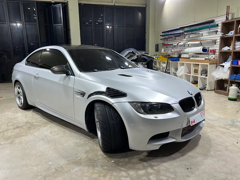 BMW M3のカーラッピング事例|費用目安・仕上がり 施工写真 2-2