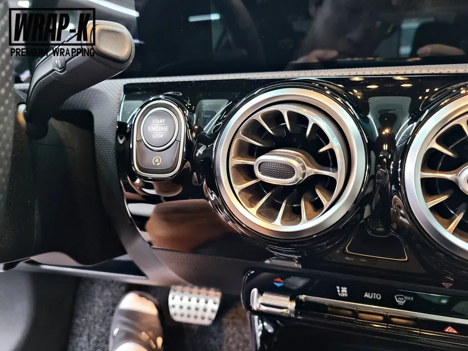 Mercedes-Benz CLA 250のカーラッピング事例|費用目安・仕上がり 施工写真 2-2