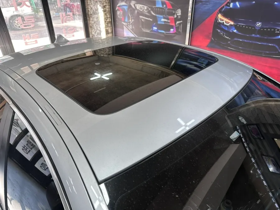 BMW 5 Seriesのカーラッピング事例|費用目安・仕上がり 施工写真 1-1