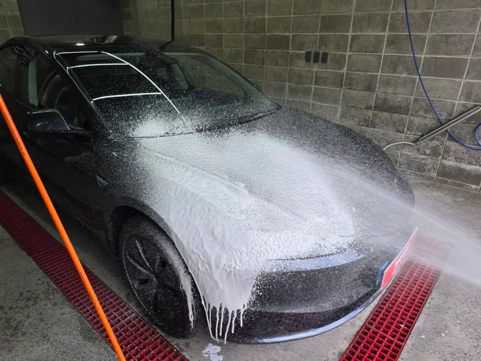 Tesla Model 3 PPF施工事例｜費用目安と仕上がり 施工写真 1-2