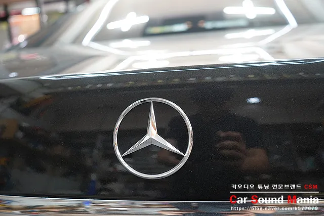 Mercedes-Benz S-Classのドライブレコーダー取付事例 写真