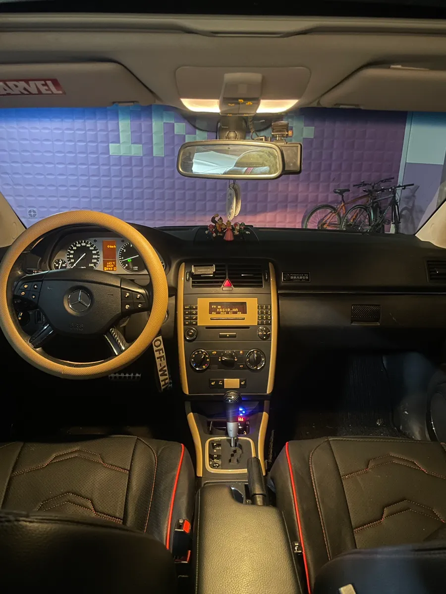 Mercedes-Benz B-Classのカーラッピング事例|費用目安・仕上がり 施工写真 1-2