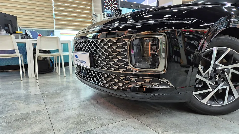 Hyundai Grandeur GN7のカーラッピング事例 施工写真 2-2
