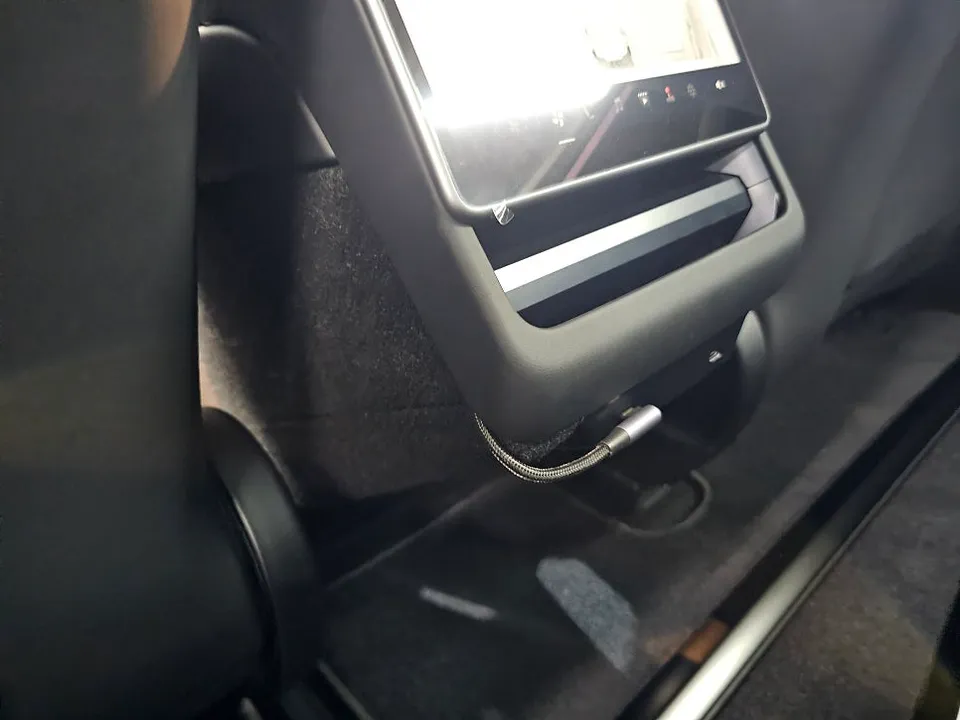 Tesla Model 3 car accessories - Tesla Model 3 Car Accessories Review — Clean Cable Management photo 3
