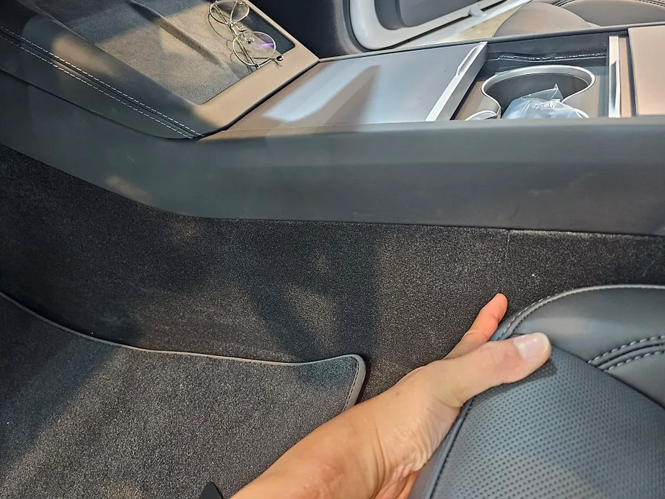 Tesla Model 3 car accessories - Tesla Model 3 Car Accessories Review — Clean Cable Management photo 5