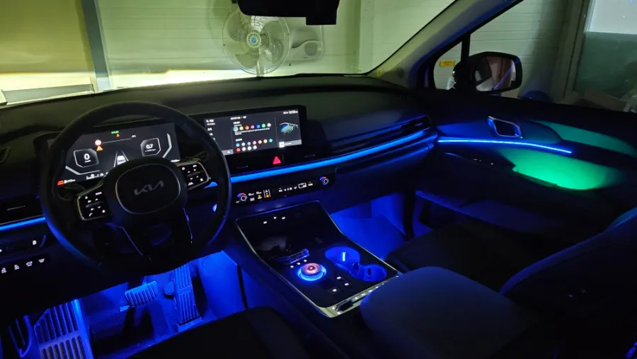 Kia Carnival KA4 ambient lighting - Kia Carnival Ambient Lighting Review - Enhanced Interior LED photo 5