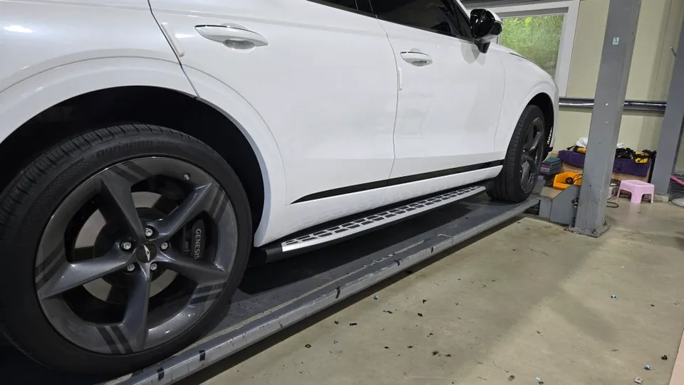 Genesis GV70 body kit - Genesis GV70 Side Steps Installation Review photo 4