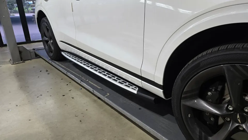 Genesis GV70 body kit - Genesis GV70 Side Steps Installation Review photo 5