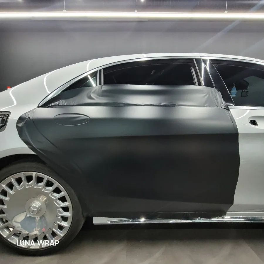 Mercedes-Benz S-Class W222のカーラッピング事例|マットブラックの高級感 施工写真 1-3