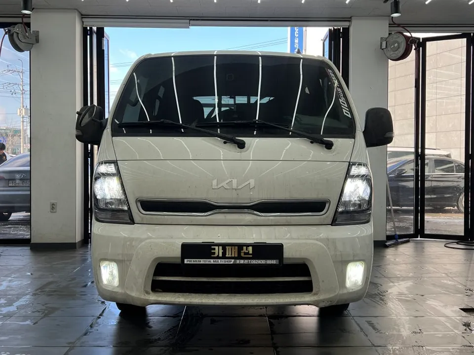 Kia Bongo 3 lighting upgrade installation result