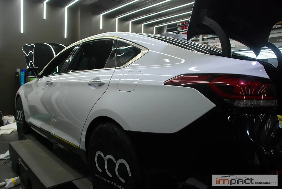 Genesis G80 DHのカーラッピング事例 施工写真 3-1