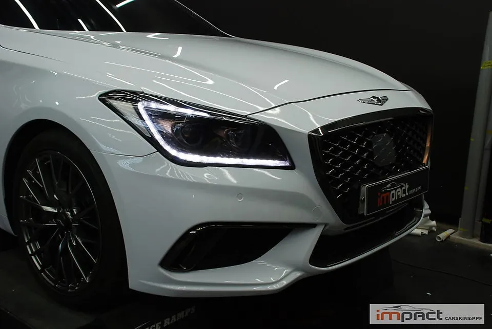 Genesis G80 DHのカーラッピング事例 施工写真 4-2