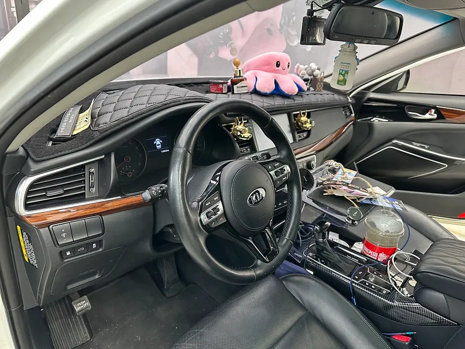 Kia K7のカーラッピング事例|費用目安・仕上がり 施工写真 2-1