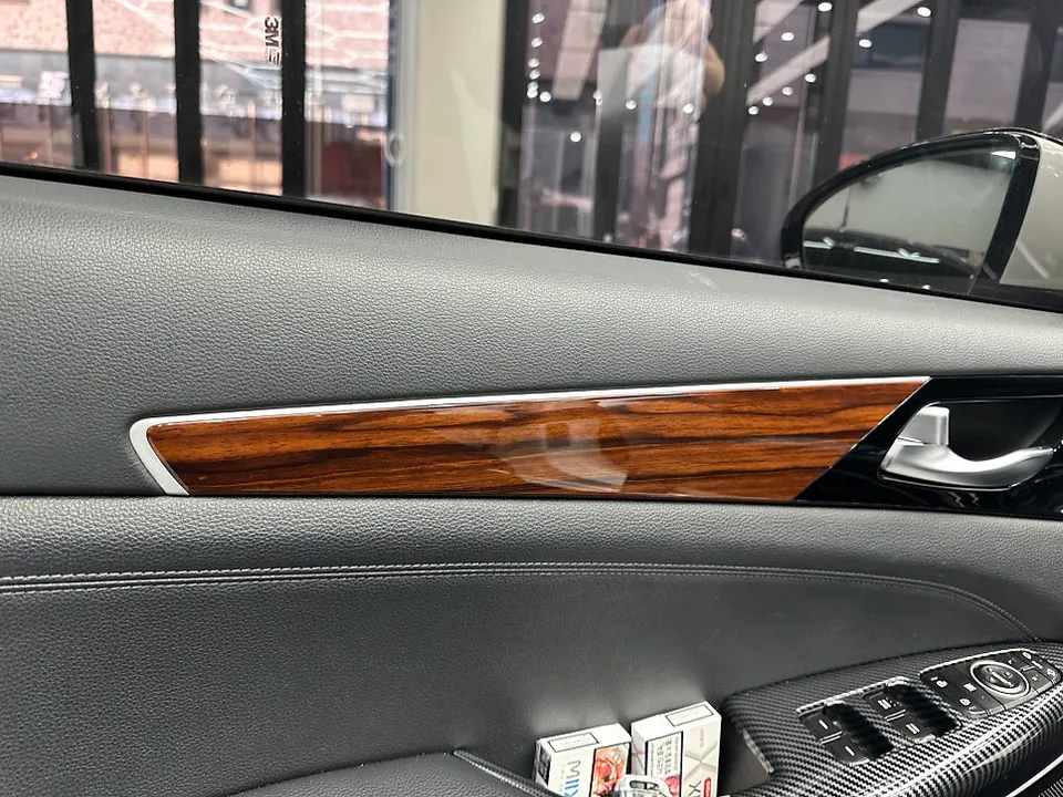 Kia K7のカーラッピング事例|費用目安・仕上がり 施工写真 2-2