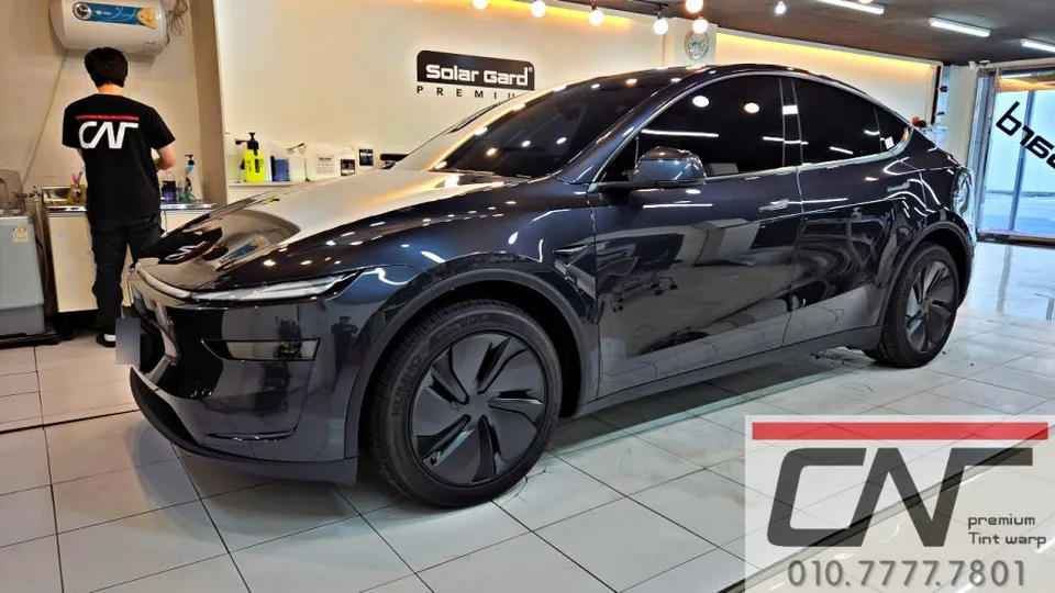 Tesla Model Y window tinting - Tesla Model Y Window Tinting Review: Solar Gard S-Line photo 4