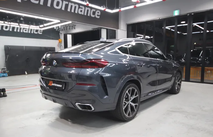 BMW X6 G06のカーラッピング事例 施工写真 3-1